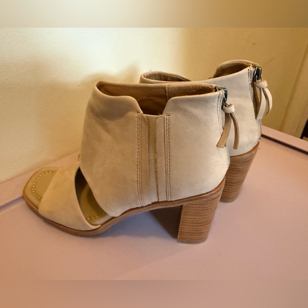 Söfft Shoes stacked heel open-toe - Picture 2 of 6